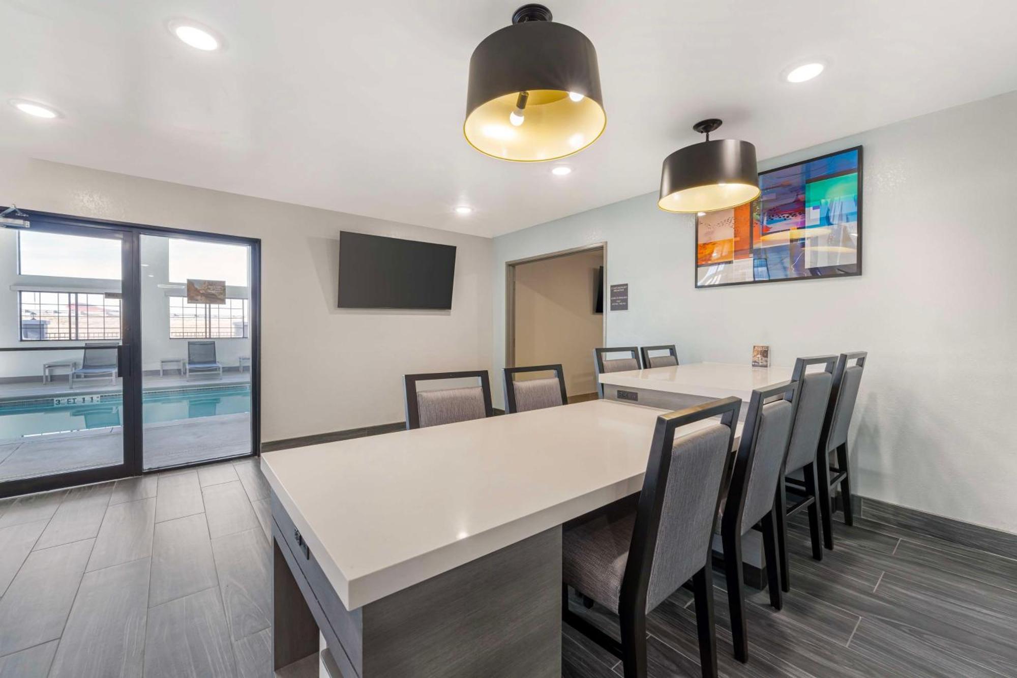 Best Western Wichita North Park City Экстерьер фото