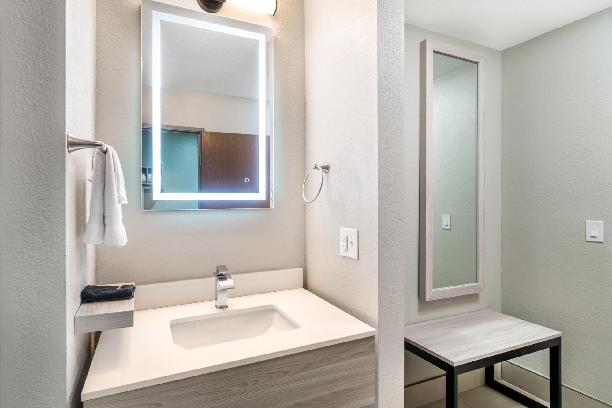 Best Western Wichita North Park City Экстерьер фото