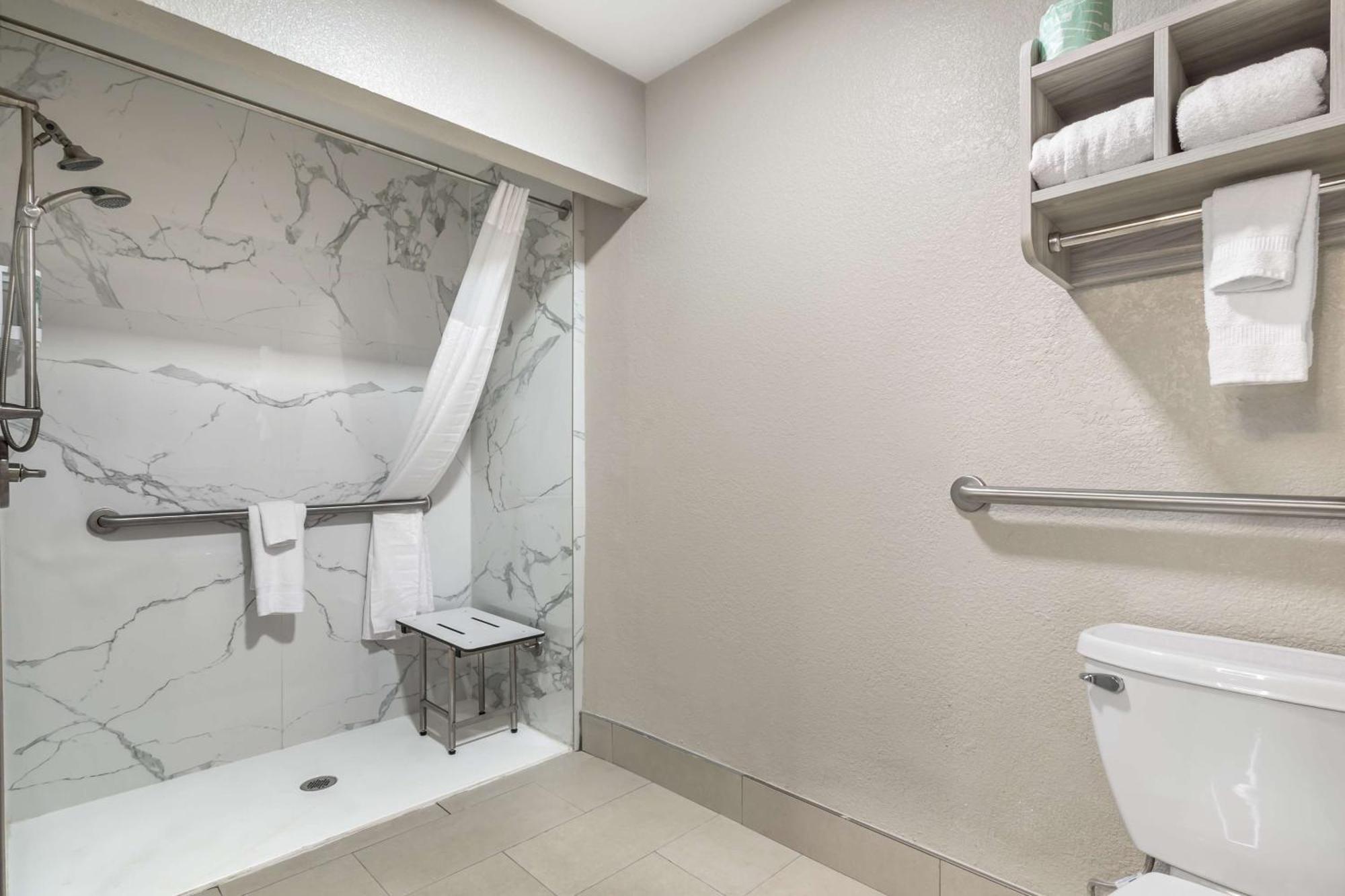 Best Western Wichita North Park City Экстерьер фото